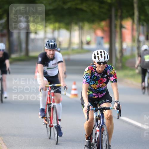 10.08.2025 - GEWOBA Citytriathlon Bremen Yannick Fuchs http://msf.ph/oto/8566202 10.08.2025 14:54:42 Radfahren 194, 316, 355, 370, 387, 440, 489, 507, 514, 518 meine-sportfotos.de