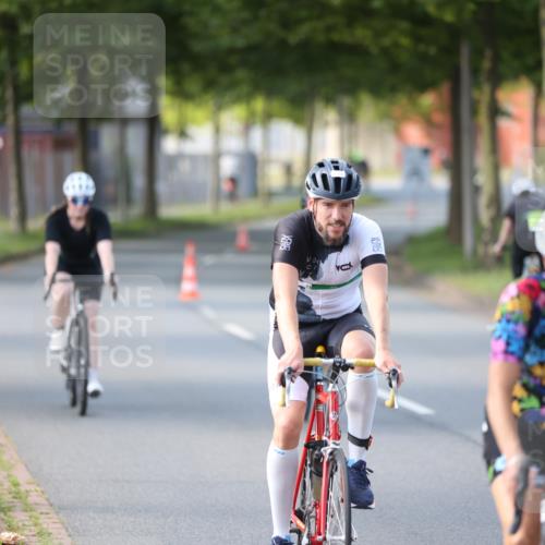 10.08.2025 - GEWOBA Citytriathlon Bremen Yannick Fuchs http://msf.ph/oto/8566203 10.08.2025 14:54:43 Radfahren 194, 316, 355, 370, 387, 440, 489, 507, 514, 518 meine-sportfotos.de