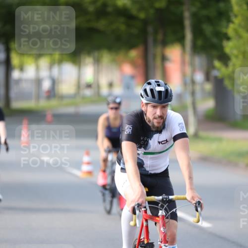 10.08.2025 - GEWOBA Citytriathlon Bremen Yannick Fuchs http://msf.ph/oto/8566207 10.08.2025 14:54:43 Radfahren 194, 316, 355, 370, 387, 440, 489, 507, 514, 518 meine-sportfotos.de