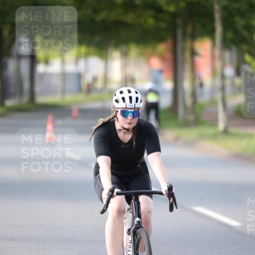 10.08.2025 - GEWOBA Citytriathlon Bremen Yannick Fuchs http://msf.ph/oto/8566213 10.08.2025 14:54:44 Radfahren 194, 316, 355, 370, 440, 489, 507, 514, 518 meine-sportfotos.de