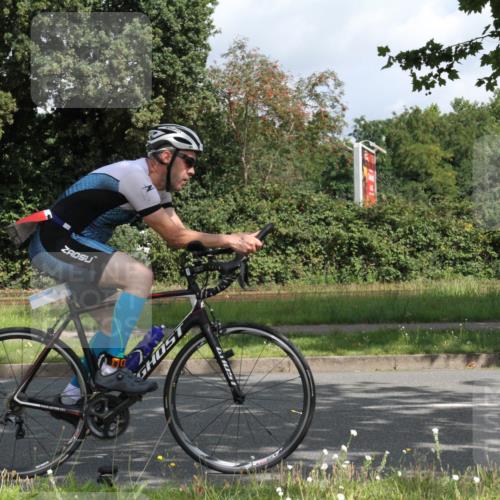 10.08.2025 - GEWOBA Citytriathlon Bremen Yannick Fuchs http://msf.ph/oto/8566214 10.08.2025 12:14:53 Radfahren 551, 627, 632, 635, 657, 736, 826, 857, 895, 897, 1020 meine-sportfotos.de