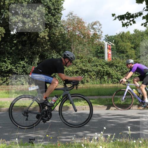 10.08.2025 - GEWOBA Citytriathlon Bremen Yannick Fuchs http://msf.ph/oto/8566216 10.08.2025 12:14:54 Radfahren 551, 627, 635, 657, 736, 826, 857, 895, 897, 1020 meine-sportfotos.de