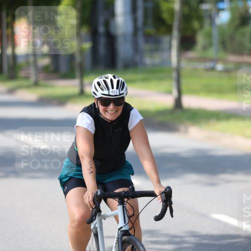 10.08.2025 - GEWOBA Citytriathlon Bremen Yannick Fuchs http://msf.ph/oto/8566226 10.08.2025 14:55:07 Radfahren 284, 335, 357, 375, 424, 430, 450, 451, 511, 524 meine-sportfotos.de