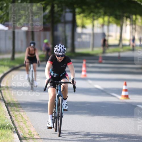 10.08.2025 - GEWOBA Citytriathlon Bremen Yannick Fuchs http://msf.ph/oto/8566241 10.08.2025 14:55:12 Radfahren 284, 357, 375, 424, 430, 443, 450, 451, 511, 524 meine-sportfotos.de