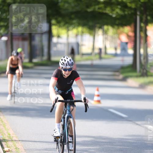 10.08.2025 - GEWOBA Citytriathlon Bremen Yannick Fuchs http://msf.ph/oto/8566243 10.08.2025 14:55:13 Radfahren 284, 357, 375, 424, 430, 443, 450, 451, 511, 524 meine-sportfotos.de