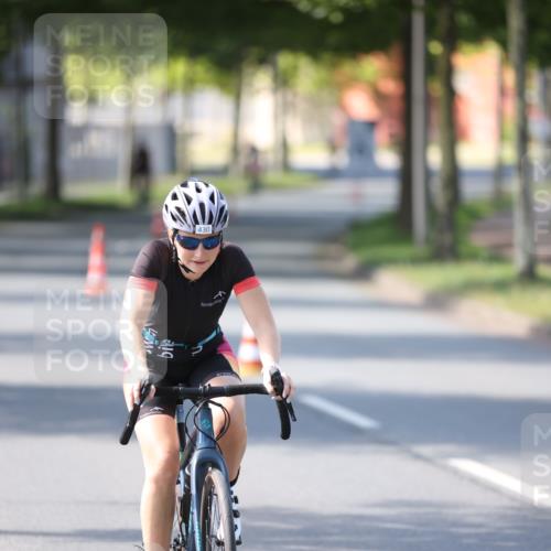 10.08.2025 - GEWOBA Citytriathlon Bremen Yannick Fuchs http://msf.ph/oto/8566245 10.08.2025 14:55:13 Radfahren 284, 357, 375, 424, 430, 443, 450, 451, 511, 524 meine-sportfotos.de