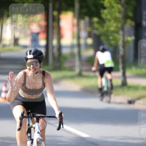 10.08.2025 - GEWOBA Citytriathlon Bremen Yannick Fuchs http://msf.ph/oto/8566257 10.08.2025 14:55:15 Radfahren 284, 424, 430, 443, 450, 451, 465, 511, 524 meine-sportfotos.de