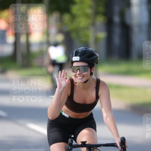 10.08.2025 - GEWOBA Citytriathlon Bremen Yannick Fuchs http://msf.ph/oto/8566260 10.08.2025 14:55:16 Radfahren 284, 424, 430, 443, 450, 451, 465, 511, 524 meine-sportfotos.de