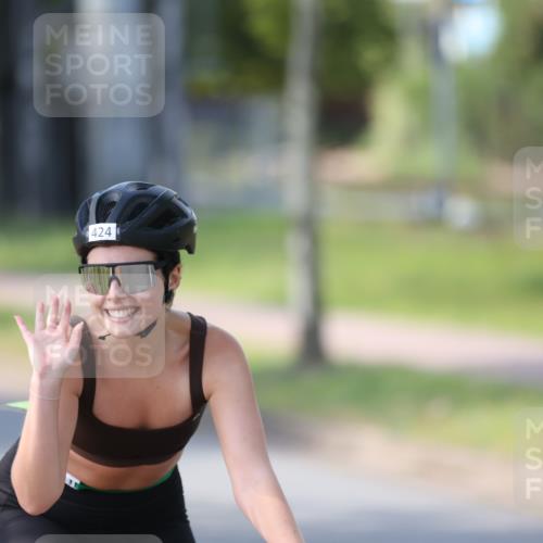 10.08.2025 - GEWOBA Citytriathlon Bremen Yannick Fuchs http://msf.ph/oto/8566262 10.08.2025 14:55:16 Radfahren 284, 424, 430, 443, 450, 451, 465, 511, 524 meine-sportfotos.de
