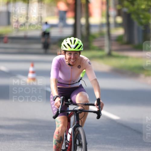 10.08.2025 - GEWOBA Citytriathlon Bremen Yannick Fuchs http://msf.ph/oto/8566267 10.08.2025 14:55:19 Radfahren 284, 424, 430, 443, 465, 511, 524, 530 meine-sportfotos.de