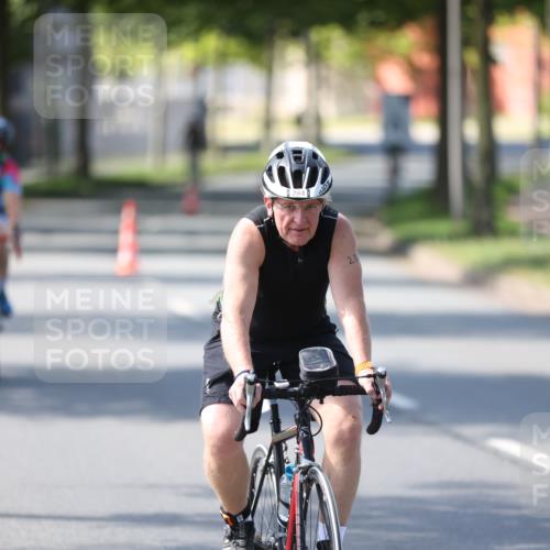 10.08.2025 - GEWOBA Citytriathlon Bremen Yannick Fuchs http://msf.ph/oto/8566275 10.08.2025 14:55:25 Radfahren 284, 443, 465, 511, 530 meine-sportfotos.de