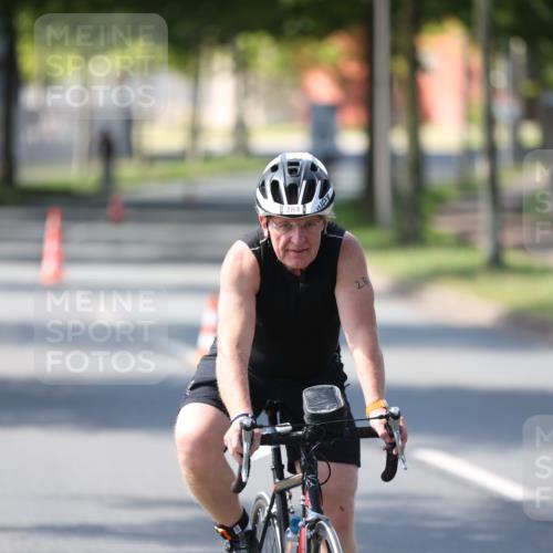 10.08.2025 - GEWOBA Citytriathlon Bremen Yannick Fuchs http://msf.ph/oto/8566276 10.08.2025 14:55:25 Radfahren 284, 443, 465, 511, 530 meine-sportfotos.de
