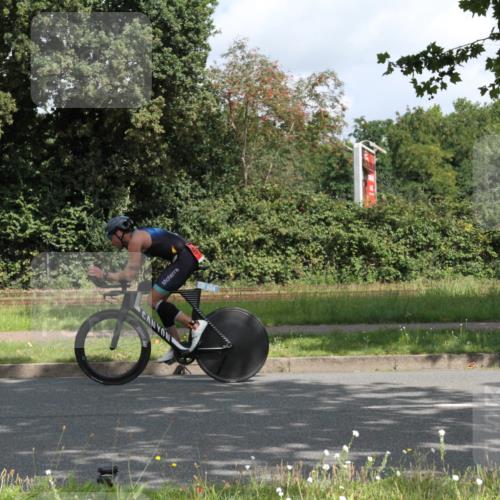 10.08.2025 - GEWOBA Citytriathlon Bremen Yannick Fuchs http://msf.ph/oto/8566280 10.08.2025 12:15:15 Radfahren 564, 591, 643, 753, 852, 876, 947, 959, 1011 meine-sportfotos.de