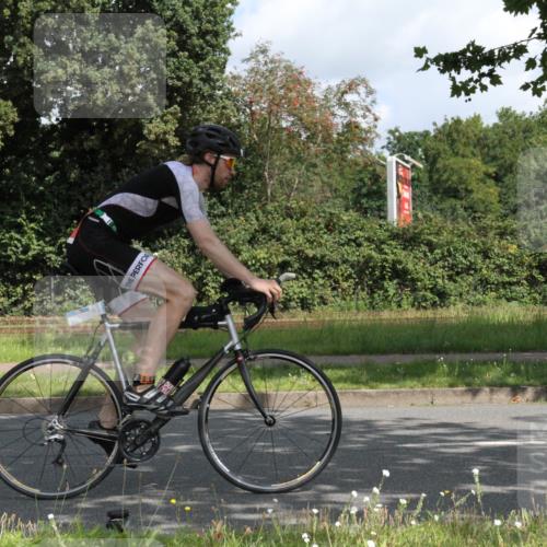 10.08.2025 - GEWOBA Citytriathlon Bremen Yannick Fuchs http://msf.ph/oto/8566285 10.08.2025 12:15:19 Radfahren 564, 591, 643, 753, 834, 852, 858, 876, 947, 959, 1011 meine-sportfotos.de