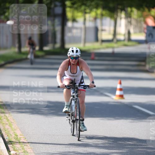 10.08.2025 - GEWOBA Citytriathlon Bremen Yannick Fuchs http://msf.ph/oto/8566291 10.08.2025 14:55:29 Radfahren 284, 364, 443, 465, 530 meine-sportfotos.de