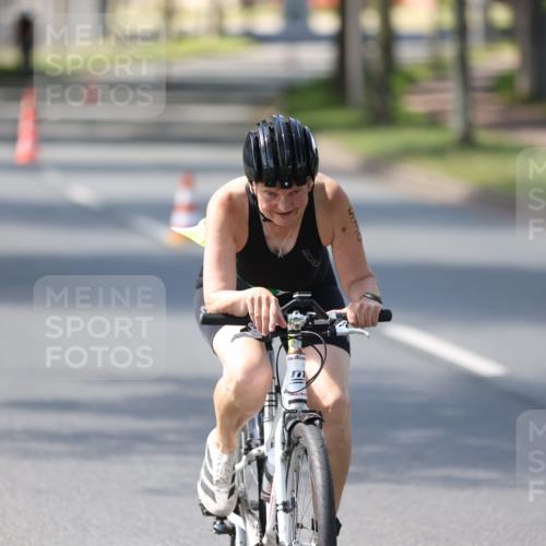 10.08.2025 - GEWOBA Citytriathlon Bremen Yannick Fuchs http://msf.ph/oto/8566303 10.08.2025 14:55:36 Radfahren 364, 465, 530 meine-sportfotos.de