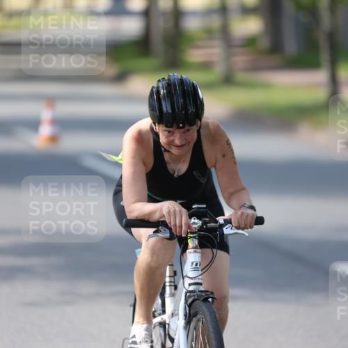 10.08.2025 - GEWOBA Citytriathlon Bremen Yannick Fuchs http://msf.ph/oto/8566305 10.08.2025 14:55:36 Radfahren 364, 465, 530 meine-sportfotos.de