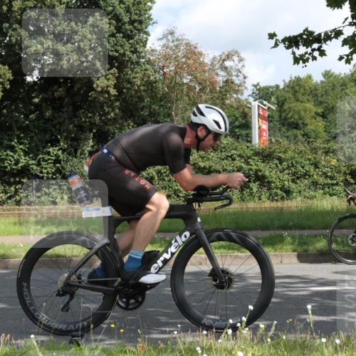 10.08.2025 - GEWOBA Citytriathlon Bremen Yannick Fuchs http://msf.ph/oto/8566318 10.08.2025 12:15:46 Radfahren 600, 626, 641, 682, 715, 824, 836, 839, 840, 859, 891, 1016, 1022 meine-sportfotos.de