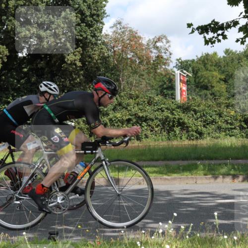 10.08.2025 - GEWOBA Citytriathlon Bremen Yannick Fuchs http://msf.ph/oto/8566326 10.08.2025 12:15:49 Radfahren 600, 626, 641, 682, 686, 707, 715, 824, 836, 839, 840, 859, 891, 1016, 1022 meine-sportfotos.de