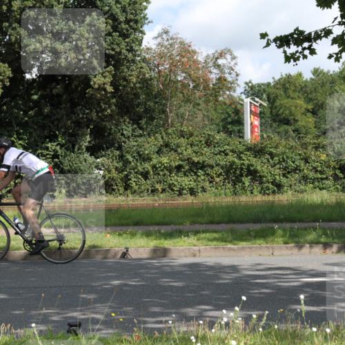 10.08.2025 - GEWOBA Citytriathlon Bremen Yannick Fuchs http://msf.ph/oto/8566329 10.08.2025 12:15:51 Radfahren 600, 626, 641, 682, 686, 707, 715, 824, 836, 839, 840, 859, 891, 1016, 1022 meine-sportfotos.de