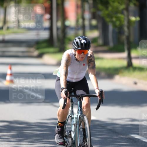 10.08.2025 - GEWOBA Citytriathlon Bremen Yannick Fuchs http://msf.ph/oto/8566344 10.08.2025 14:56:19 Radfahren 502 meine-sportfotos.de