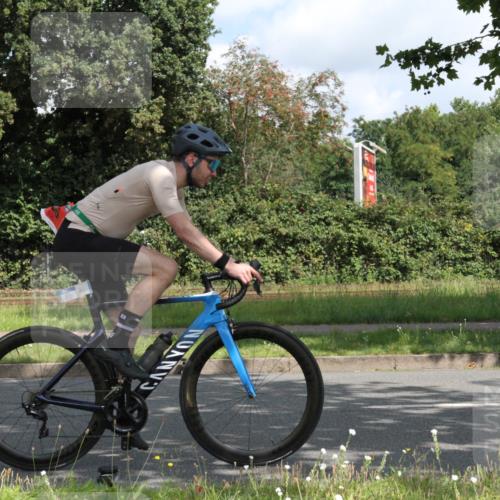 10.08.2025 - GEWOBA Citytriathlon Bremen Yannick Fuchs http://msf.ph/oto/8566359 10.08.2025 12:16:00 Radfahren 600, 654, 682, 686, 707, 715, 824, 836, 839, 840, 859, 891, 1016, 1022 meine-sportfotos.de