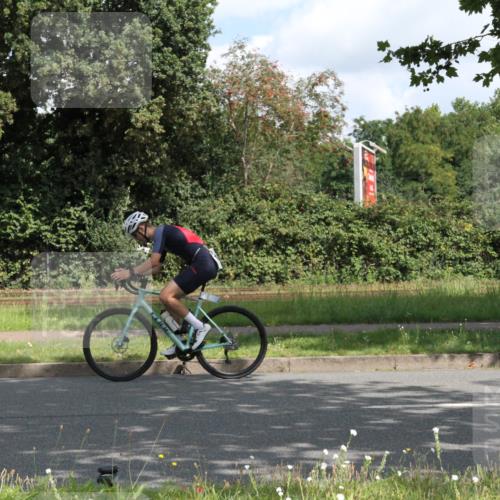 10.08.2025 - GEWOBA Citytriathlon Bremen Yannick Fuchs http://msf.ph/oto/8566375 10.08.2025 12:16:11 Radfahren 654, 686, 707, 820, 824 meine-sportfotos.de