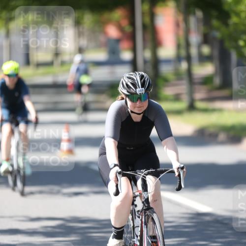 10.08.2025 - GEWOBA Citytriathlon Bremen Yannick Fuchs http://msf.ph/oto/8566387 10.08.2025 14:57:08 Radfahren 388, 414 meine-sportfotos.de