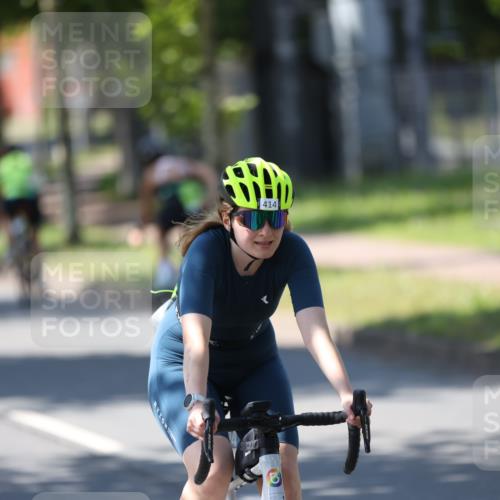 10.08.2025 - GEWOBA Citytriathlon Bremen Yannick Fuchs http://msf.ph/oto/8566395 10.08.2025 14:57:09 Radfahren 388, 414 meine-sportfotos.de