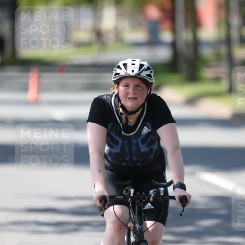 10.08.2025 - GEWOBA Citytriathlon Bremen Yannick Fuchs http://msf.ph/oto/8566405 10.08.2025 14:57:32 Radfahren 340, 398, 413, 420, 437 meine-sportfotos.de