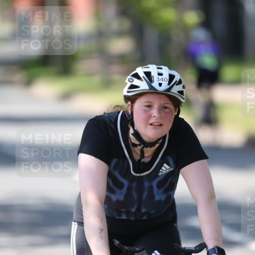 10.08.2025 - GEWOBA Citytriathlon Bremen Yannick Fuchs http://msf.ph/oto/8566408 10.08.2025 14:57:33 Radfahren 340, 398, 413, 420, 437, 452 meine-sportfotos.de