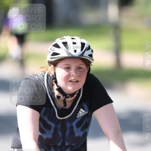 10.08.2025 - GEWOBA Citytriathlon Bremen Yannick Fuchs http://msf.ph/oto/8566410 10.08.2025 14:57:33 Radfahren 340, 398, 413, 420, 437, 452 meine-sportfotos.de