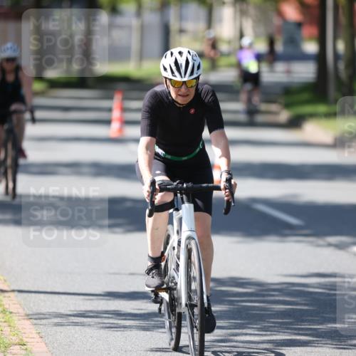 10.08.2025 - GEWOBA Citytriathlon Bremen Yannick Fuchs http://msf.ph/oto/8566417 10.08.2025 14:57:37 Radfahren 340, 398, 413, 420, 437, 452 meine-sportfotos.de