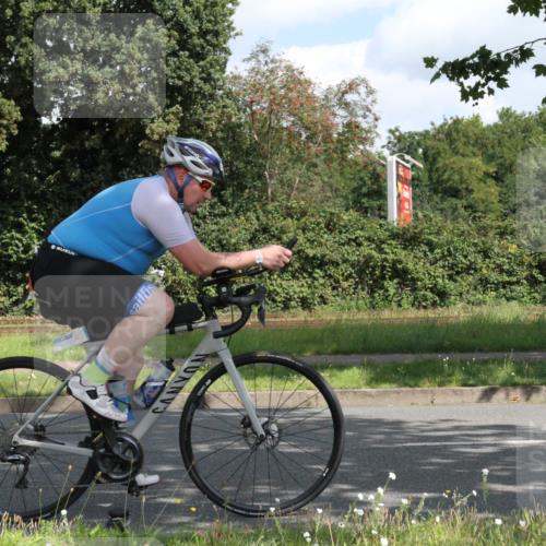 10.08.2025 - GEWOBA Citytriathlon Bremen Yannick Fuchs http://msf.ph/oto/8566431 10.08.2025 12:17:00 Radfahren 822, 877, 915, 956, 1010, 1035, 1037, 1039 meine-sportfotos.de