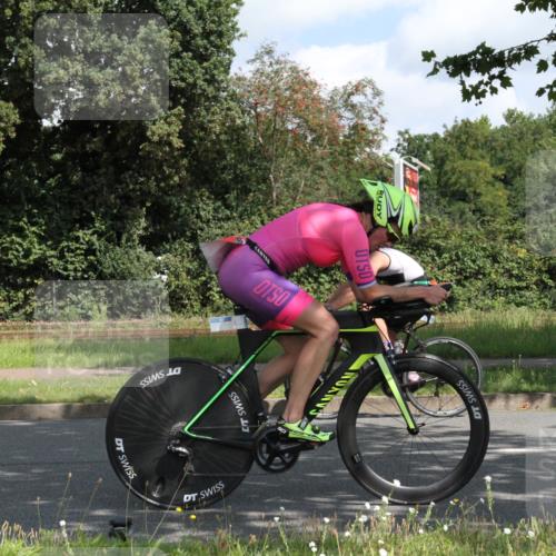 10.08.2025 - GEWOBA Citytriathlon Bremen Yannick Fuchs http://msf.ph/oto/8566441 10.08.2025 12:17:09 Radfahren 877, 956, 1037 meine-sportfotos.de