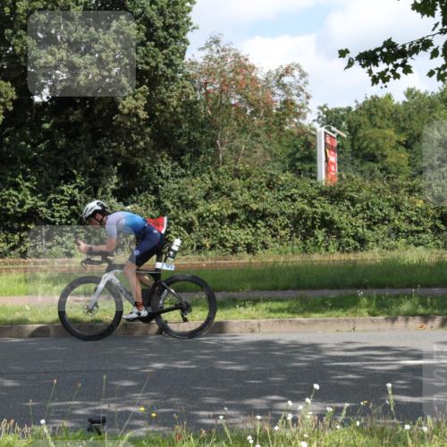 10.08.2025 - GEWOBA Citytriathlon Bremen Yannick Fuchs http://msf.ph/oto/8566449 10.08.2025 12:17:13 Radfahren 856, 956, 1037 meine-sportfotos.de
