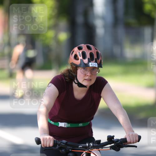 10.08.2025 - GEWOBA Citytriathlon Bremen Yannick Fuchs http://msf.ph/oto/8566457 10.08.2025 14:57:48 Radfahren 398, 420, 437, 452 meine-sportfotos.de