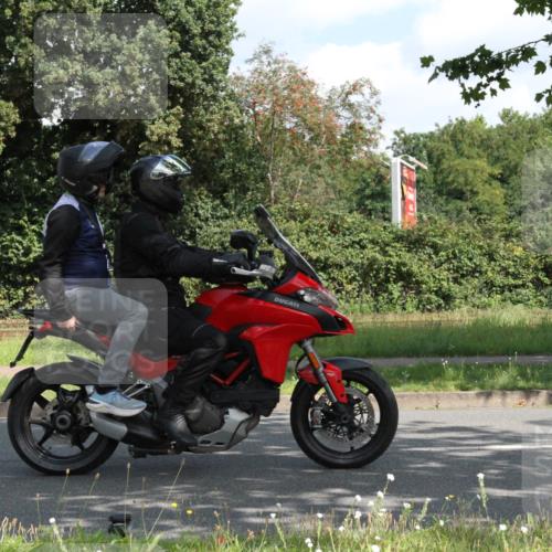 10.08.2025 - GEWOBA Citytriathlon Bremen Yannick Fuchs http://msf.ph/oto/8566463 10.08.2025 12:17:22 Radfahren 671, 856, 912, 956 meine-sportfotos.de