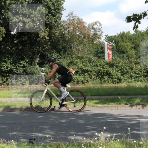 10.08.2025 - GEWOBA Citytriathlon Bremen Yannick Fuchs http://msf.ph/oto/8566489 10.08.2025 12:17:40 Radfahren 560, 566, 766, 912, 1025 meine-sportfotos.de