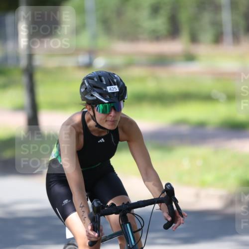 10.08.2025 - GEWOBA Citytriathlon Bremen Yannick Fuchs http://msf.ph/oto/8566494 10.08.2025 14:58:16 Radfahren 425, 512, 515 meine-sportfotos.de