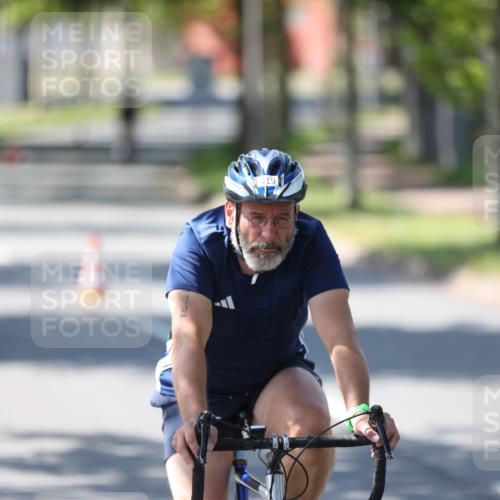 10.08.2025 - GEWOBA Citytriathlon Bremen Yannick Fuchs http://msf.ph/oto/8566506 10.08.2025 14:58:51 Radfahren 319, 521 meine-sportfotos.de