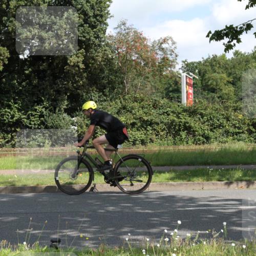 10.08.2025 - GEWOBA Citytriathlon Bremen Yannick Fuchs http://msf.ph/oto/8566517 10.08.2025 12:17:51 Radfahren 560, 566, 741, 765, 867, 933, 1025 meine-sportfotos.de