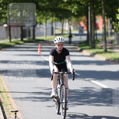 10.08.2025 - GEWOBA Citytriathlon Bremen Yannick Fuchs http://msf.ph/oto/8566532 10.08.2025 14:59:49 Radfahren 380 meine-sportfotos.de