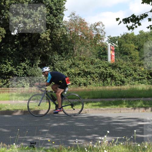 10.08.2025 - GEWOBA Citytriathlon Bremen Yannick Fuchs http://msf.ph/oto/8566535 10.08.2025 12:17:59 Radfahren 553, 560, 566, 582, 741, 765, 794, 833, 867, 933, 966, 977 meine-sportfotos.de