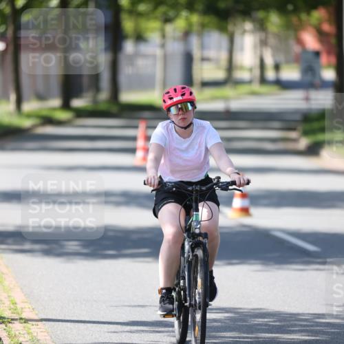 10.08.2025 - GEWOBA Citytriathlon Bremen Yannick Fuchs http://msf.ph/oto/8566547 10.08.2025 15:02:41 Radfahren 236, 391 meine-sportfotos.de