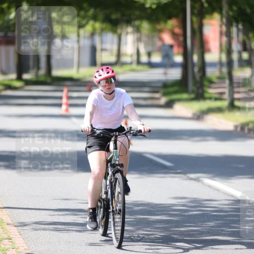 10.08.2025 - GEWOBA Citytriathlon Bremen Yannick Fuchs http://msf.ph/oto/8566548 10.08.2025 15:02:41 Radfahren 236, 391 meine-sportfotos.de