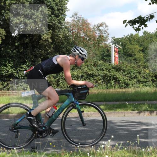 10.08.2025 - GEWOBA Citytriathlon Bremen Yannick Fuchs http://msf.ph/oto/8566551 10.08.2025 12:18:09 Radfahren 553, 579, 582, 794, 833, 867, 914, 933, 966, 977 meine-sportfotos.de