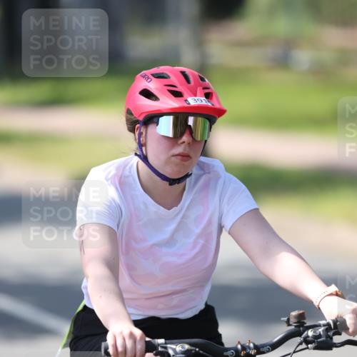 10.08.2025 - GEWOBA Citytriathlon Bremen Yannick Fuchs http://msf.ph/oto/8566553 10.08.2025 15:02:42 Radfahren 236, 391 meine-sportfotos.de