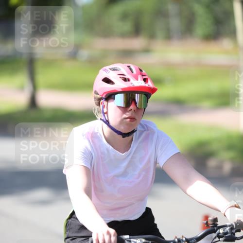 10.08.2025 - GEWOBA Citytriathlon Bremen Yannick Fuchs http://msf.ph/oto/8566555 10.08.2025 15:02:43 Radfahren 236, 391 meine-sportfotos.de