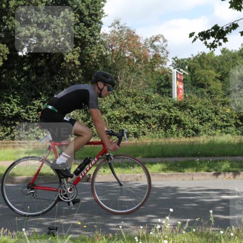 10.08.2025 - GEWOBA Citytriathlon Bremen Yannick Fuchs http://msf.ph/oto/8566557 10.08.2025 12:18:11 Radfahren 553, 579, 582, 794, 833, 867, 914, 966, 973, 977 meine-sportfotos.de